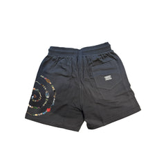 Short Grizzly Forraging – Black